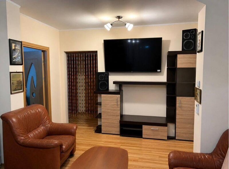 13 Septembrie, apartament 4 camere, 97 mp, 2 bai, etaj 7/8.