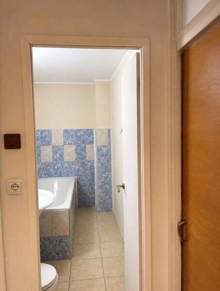 13 Septembrie, apartament 4 camere, 97 mp, 2 bai, etaj 7/8.