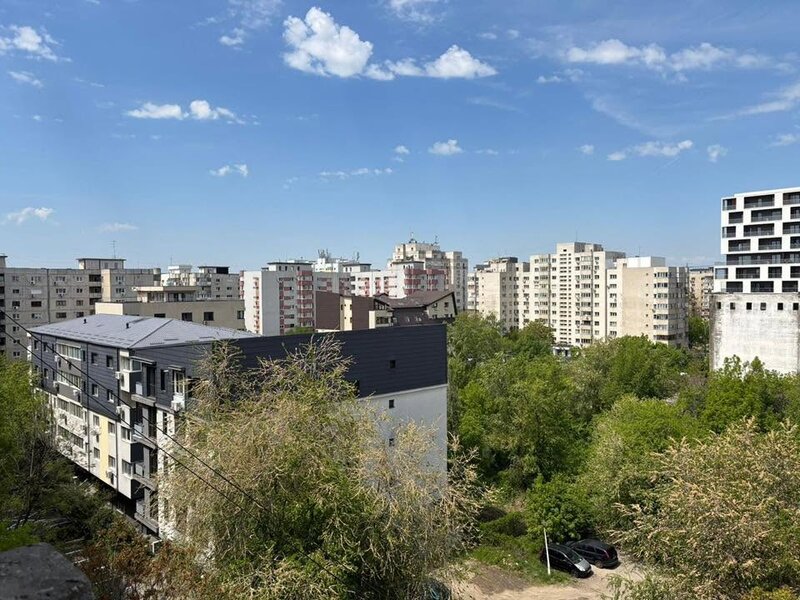 13 Septembrie, apartament 4 camere, 97 mp, 2 bai, etaj 7/8.